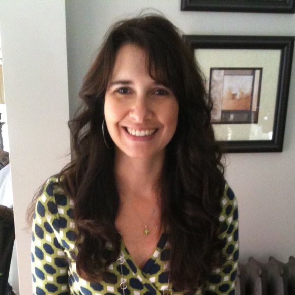 Meet your Posher, Robyn - Picture 2 of 2